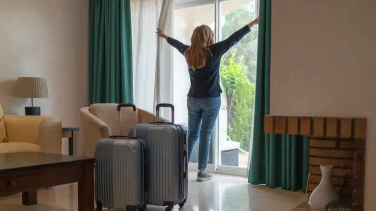 Vai viajar? Veja por que dedetizar o apartamento antes de sair